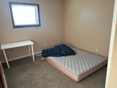 Room for rent. Very secluded. Price excludes utilities. Close to UofM, bus stop, groceries and few r...