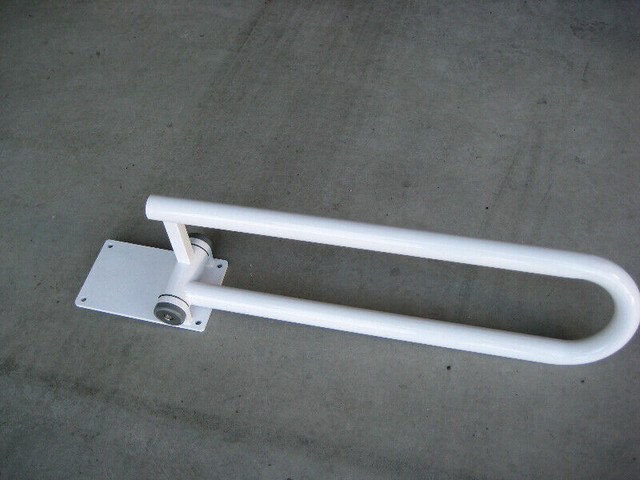 swing up grab bar.PT rail in Health & Special Needs in Chilliwack - Image 2