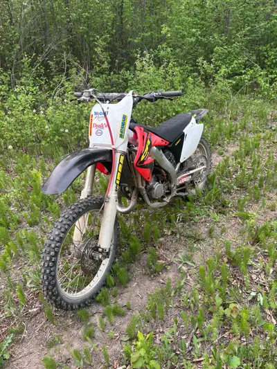 2003 Honda cr125r Fresh top end Fmf pipe and exhaust Aftermarket seat cover, grips, pegs Comes with...