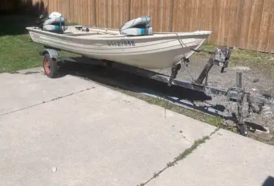 14 foot fishing boat with 9.9 evinrude motor it also comes with a trolling motor and fish finder gas...