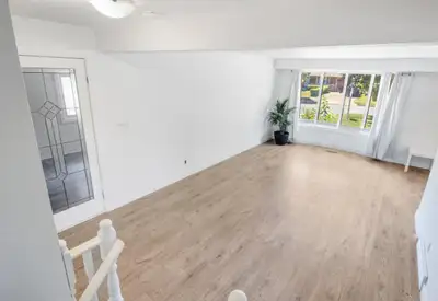 No pets as allergic Private room intersection kalar and McLeod Master bedroom $1200 Pictures not pos...