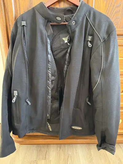 Harley Davidson women’s motorcycle jacket size 16 to 18 with liner In excellent condition.