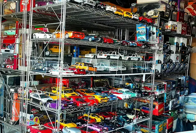 Diecast Studebaker Commander 1951 Johnny Lightning 1/2464733718107521124