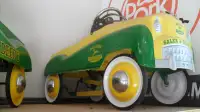 Gearbox John Deere Yellow Pedal Car with Box
