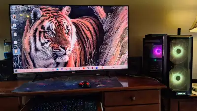 Hi, am selling my gaming PC, as I'm buying a laptop. Don't use this rig much these days.This compute...