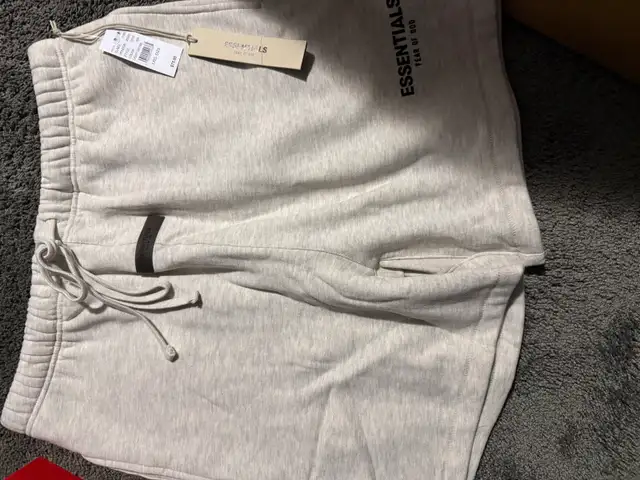 Essentials clothing! Read ad for description603675973628743683