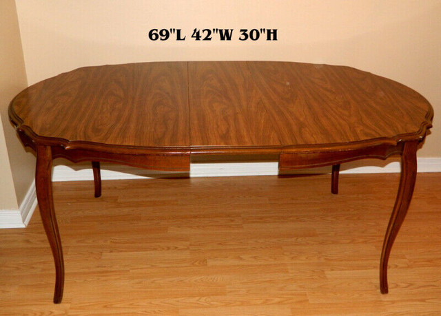 Dining Table 69 x 42 x 30 in Other in Oshawa / Durham Region