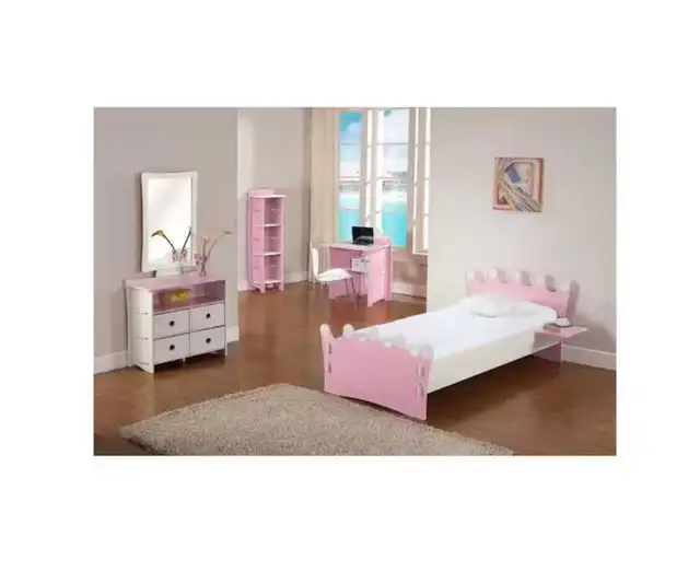 Legare Kids Princess Collection Wood Furniture in Multi-item in Mississauga / Peel Region - Image 2