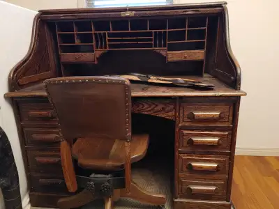 ANTIQUE OAK ROLL TOP DESK WITH CHAIR FROM THE 1900s, View more