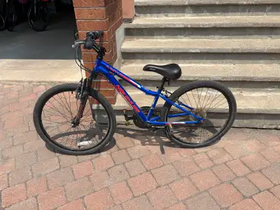 Vélo  24 pouces / 24 inch kid bike, View more