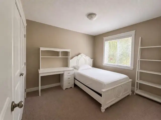 Oceanfront 5 Bed 3 Bath House for Rent - Lantzville, $4,499/mo in Long Term Rentals in Nanaimo - Image 9