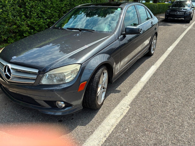 Mercedes Benz 2010, C350 4Matic, Bonne Conditions! — photo 3