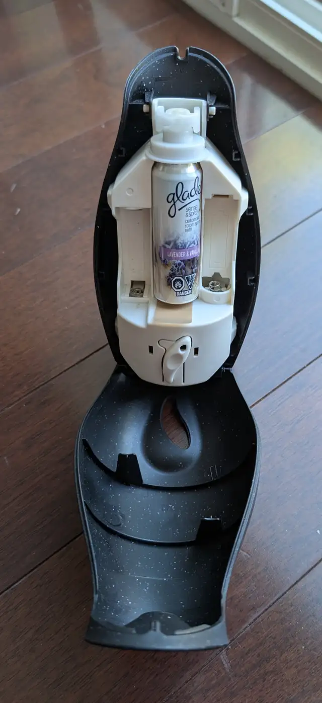 Glade Automatic Air Freshener Spray Black Vase Like New Conditio64656289820417122