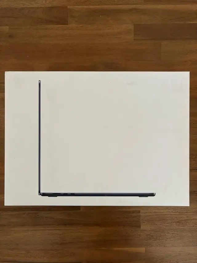 Apple MacBook Air 15.3” (2025, M4) – 16GB RAM / 256GB SSD – Midn in Laptops in City of Toronto - Image 2