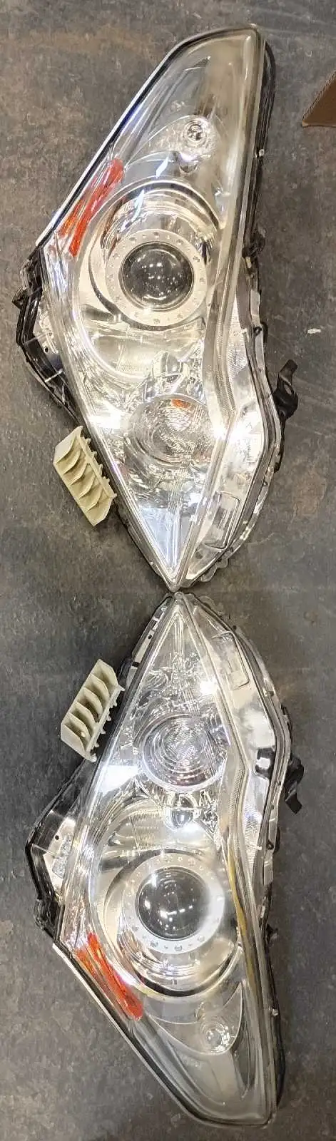 Infiniti G37 front headlights