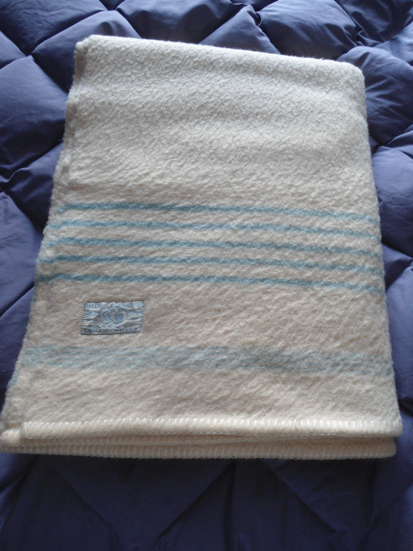 Early's of Witney Wool Blanket in Bedding in Gatineau