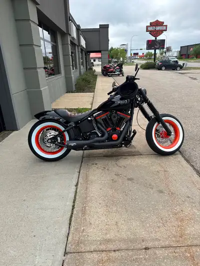 2004 Harley-Davidson Night Train FXSTB Twin Cam 88B 1450cc / 5-speed Blacked-out Softail with Black...