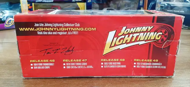 Diecast Studebaker Commander 1951 Johnny Lightning 1/2464733718107521123