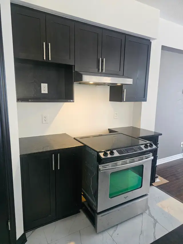 FULL KITCHEN - SOLID MAPLE DOORS **RENO478644236956487682