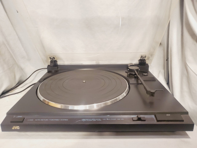 vintage jvc turntable model L-AX3B  FOR PARTS/REPAIR in Stereo Systems & Home Theatre in Mississauga / Peel Region - Image 2