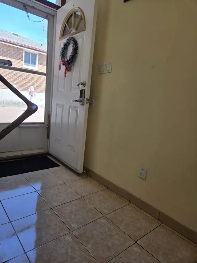 FULLY FURNISHED ROOM IN BASEMENT IN MALTON ONLY FOR GIRLS in Room Rentals & Roommates in Mississauga / Peel Region - Image 5