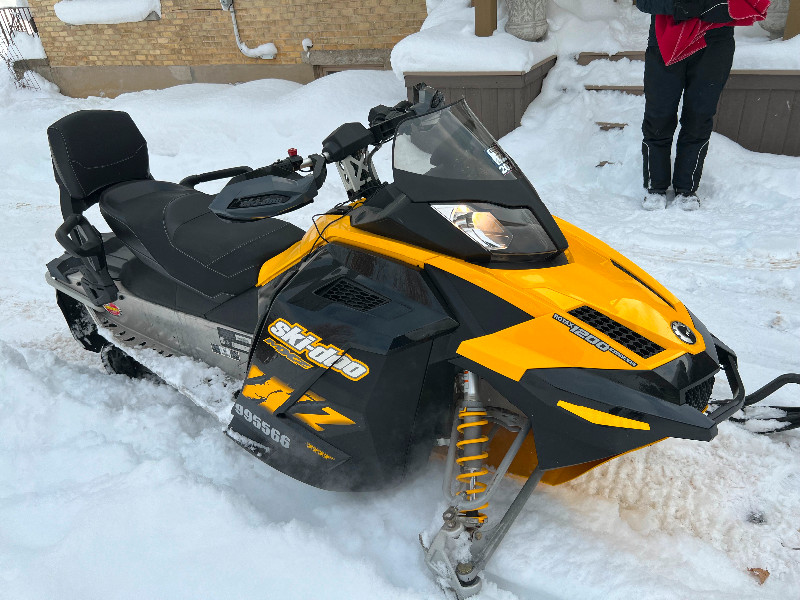 Skidoo for sale 1200 Snowmobiles Owen Sound Kijiji