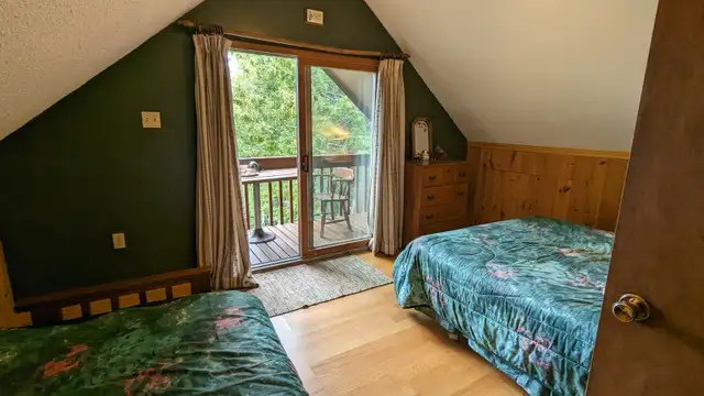 LAKEFRONT COTTAGE on Rodick Lake, Private in Quebec in Canada - Image 18