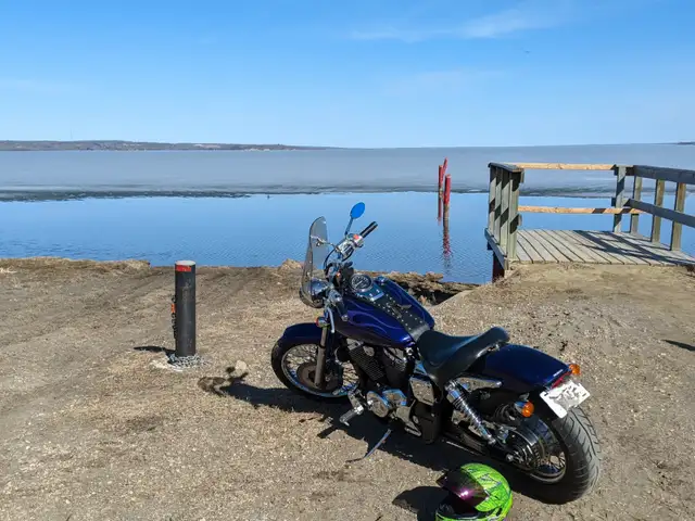 200e Honda Shadow Spirit 750 - 25k km -$3000 in Street, Cruisers & Choppers in Edmonton - Image 6