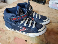 Boys Converse Shoes (sz 1.5)