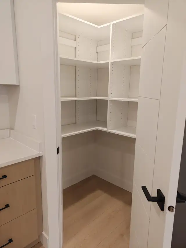  BRAND NEW 2-BEDROOM BASEMENT SUITE – ARBOUR HILLS -FOR RENT