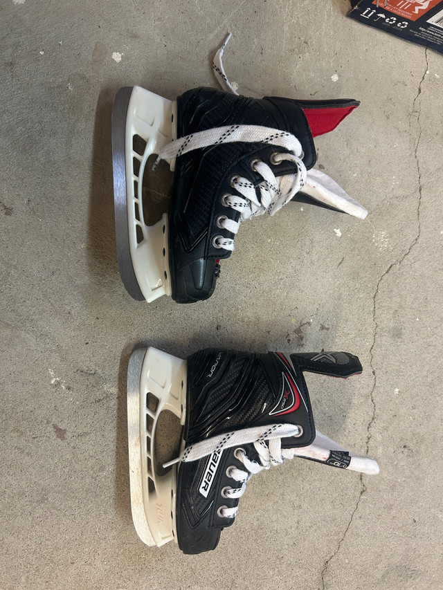 Bauer Vapor X250 Youth Hockey Skates, Size 10 in Hockey in Ottawa