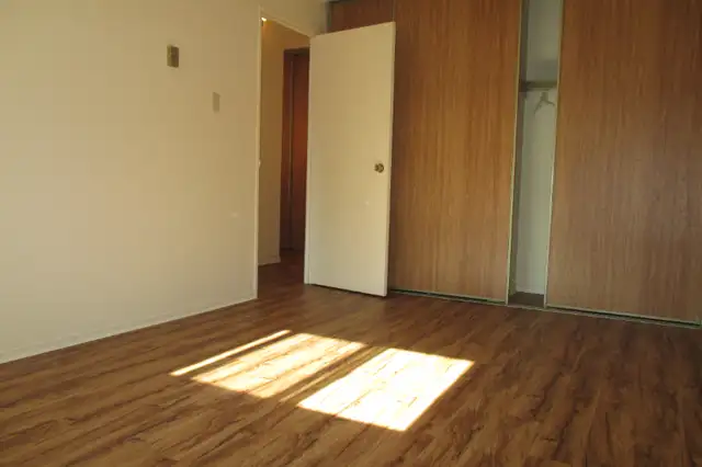 Orangeville Apartment With Closets Galore and Balcony in Long Term Rentals in Oakville / Halton Region - Image 10