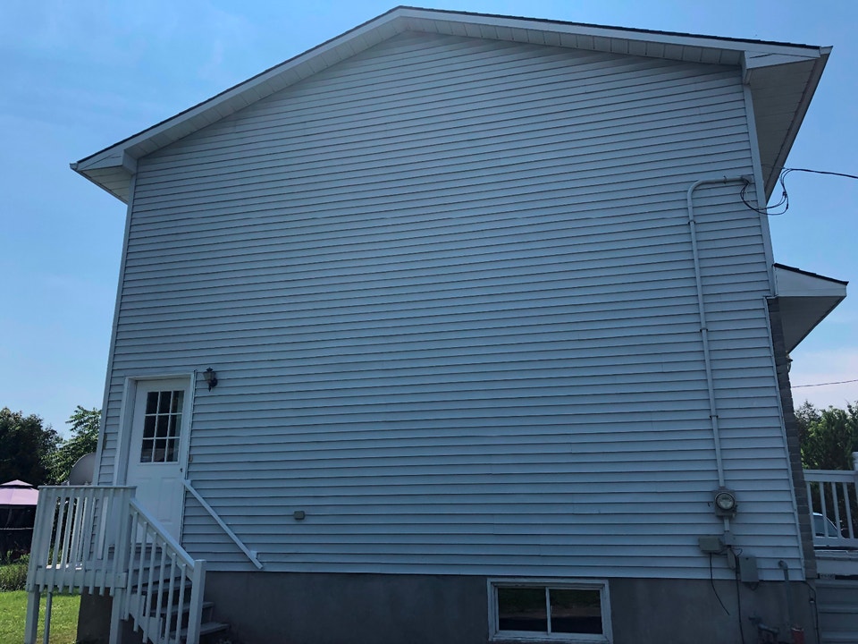 4 Bedroom Semi Detached available Nov 1 2
