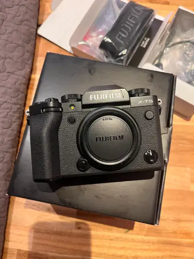Fujifilm XT-5 Practically new, View more