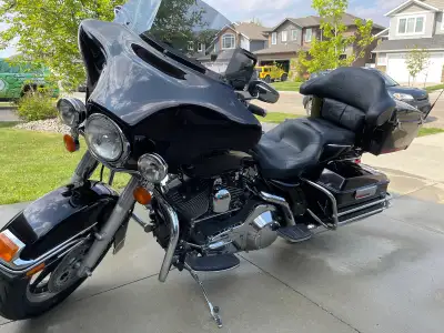 FLHTC 2005 , excellent shape. New brakes and Tires, Second owner. Previous owner had some eagle upgr...