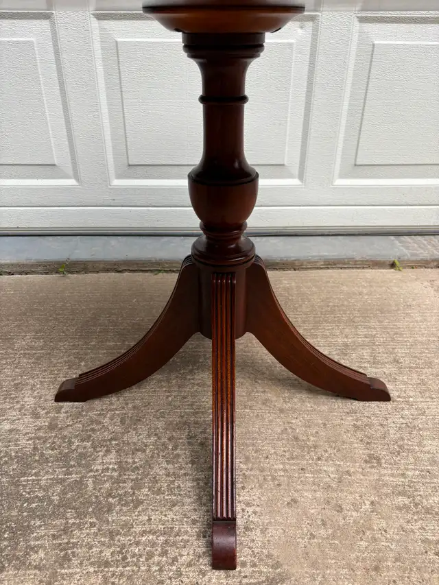 (Circa 1940's) Occasional Table63234629303169123