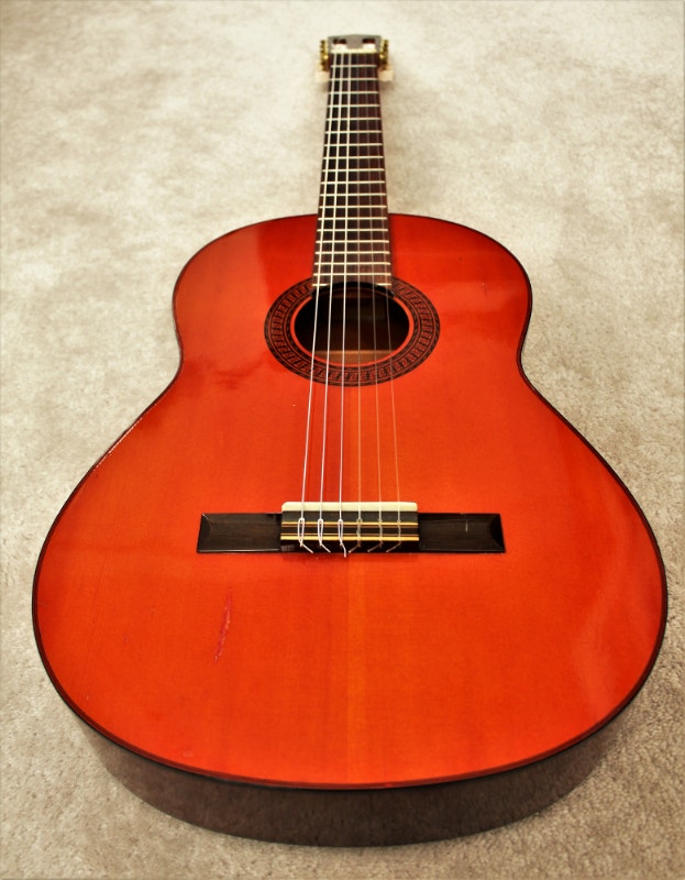 Vintage 1970's Yamaha G90A good condition for its age 135. Pro