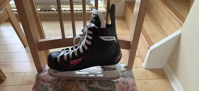 Patin CCM pour Senior in Hockey in Québec City - Image 3
