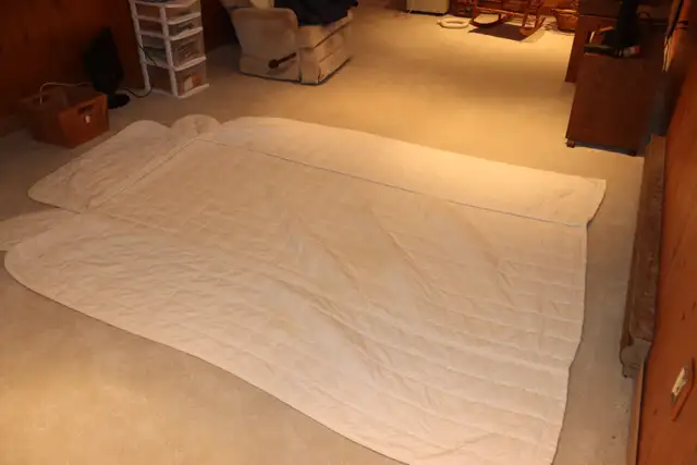 Couch Cover in Couches & Futons in Kingston - Image 3