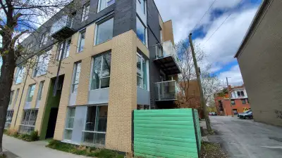 Huge 4-Bedroom Condo w/ Terrace & Garage – Le Plateau – 3000