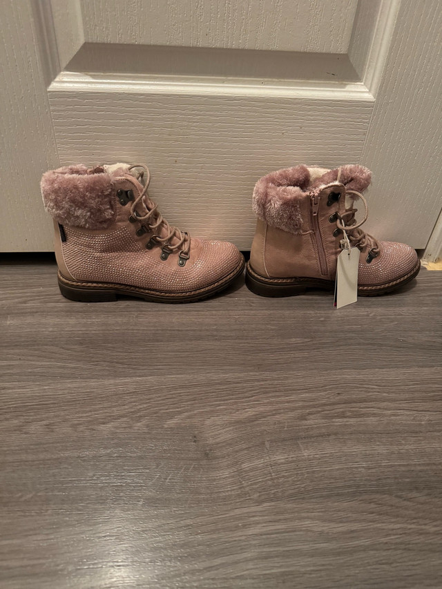 girls winter boots  in Kids & Youth in Kitchener / Waterloo - Image 4