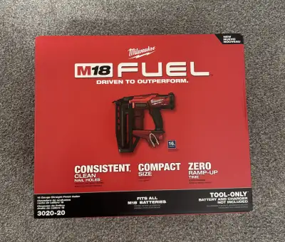 Milwaukee Tool M18 FUEL 18V Lithium-Ion Brushless Cordless 16ga Finish Nailer (Tool-Only)