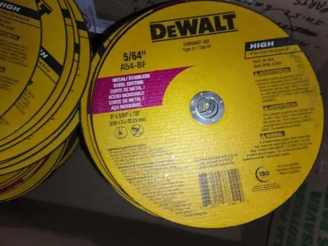 DeWalt 9-inch × 5/64-inch A54-BF cutting discs