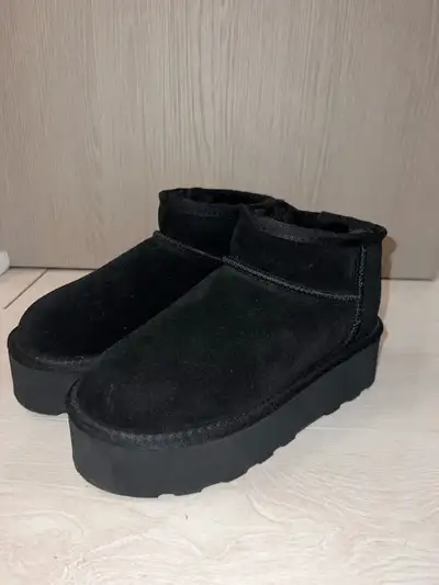 Cute black mini platform Ugg-style boots (dupes), size EU 39 (fits Women’s 8.5). Super cozy with sof...