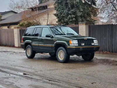 1995 Jeep Grand Cherokee Second Owner 163K Kms Strong 5.2L V8 Aftermarket Exhaust Aftermarket Comman...
