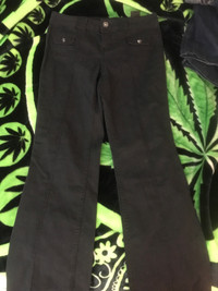 2 pairs womens jeans