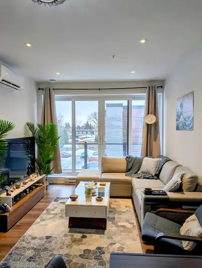 Cession de bail – 2 chambres, 2 salles de bain – Greenfield Park, Longueuil Loyer actuel : 2 015 $/m...