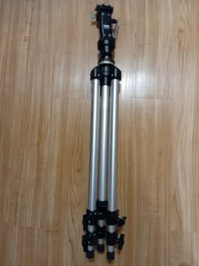 Manfrotto #144 Tripod for parts with #222 head, View more