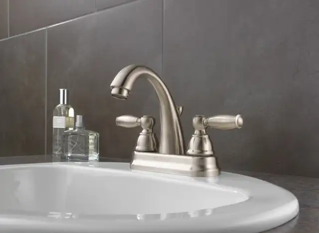 ROBINET PEERLESS P299696 LF-BN in Plumbing, Sinks, Toilets & Showers in Longueuil / South Shore - Image 3
