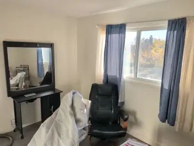 1lqueen room fully furnished